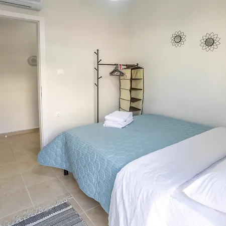 Christos Apartman Néa Péramos