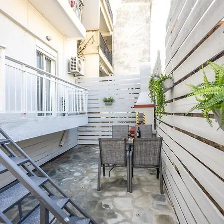 Christos Apartman Néa Péramos